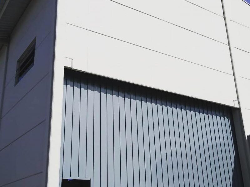 Obra em Rolândia | Fechamento lateral, portas e janelas — 1
